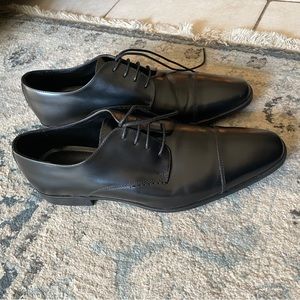 The Rail, Mens Black Leather narrow fit mens dress shoes. Size 42 EU/ 9 US. New!